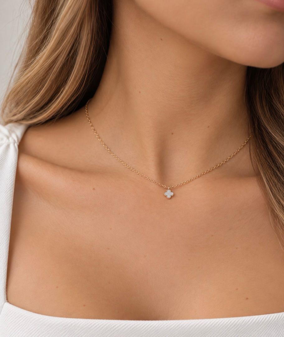 Gargantilla vancleef blanco
