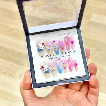 ️uñas postillas 3D  HELLO KITTY  - imagen 1