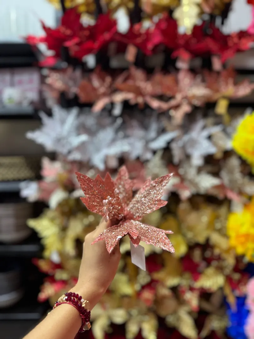 Flor navideña mediana 2x 5.000