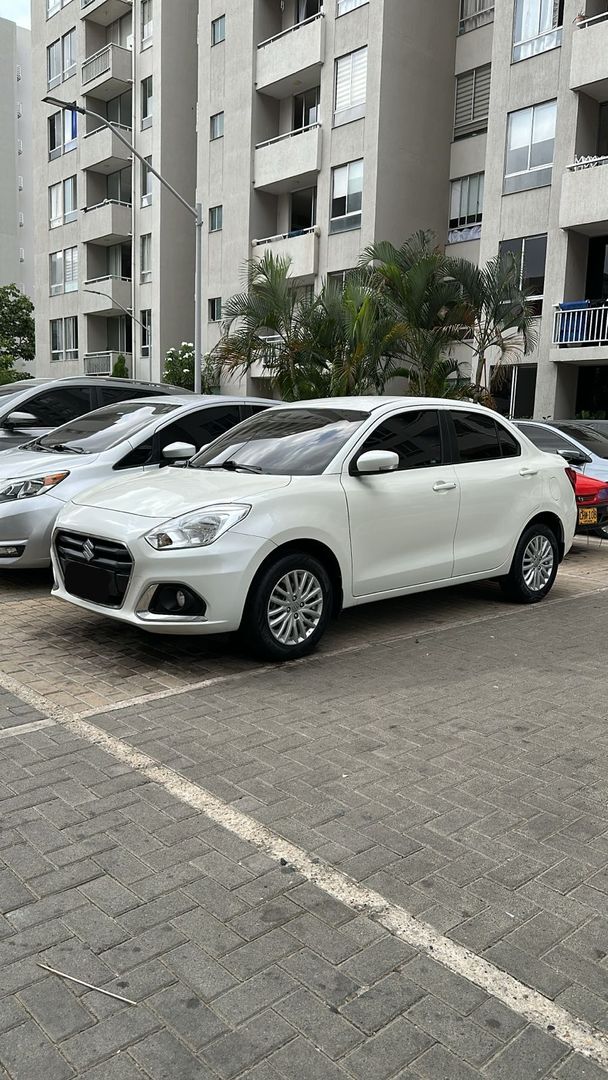SUZUKI SWIFT 1.2L AUT SEDAN