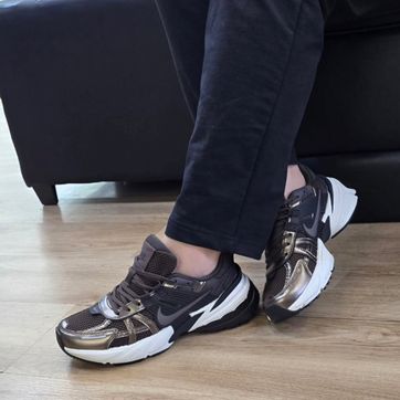 Nike v2k run bronce - imagen 1