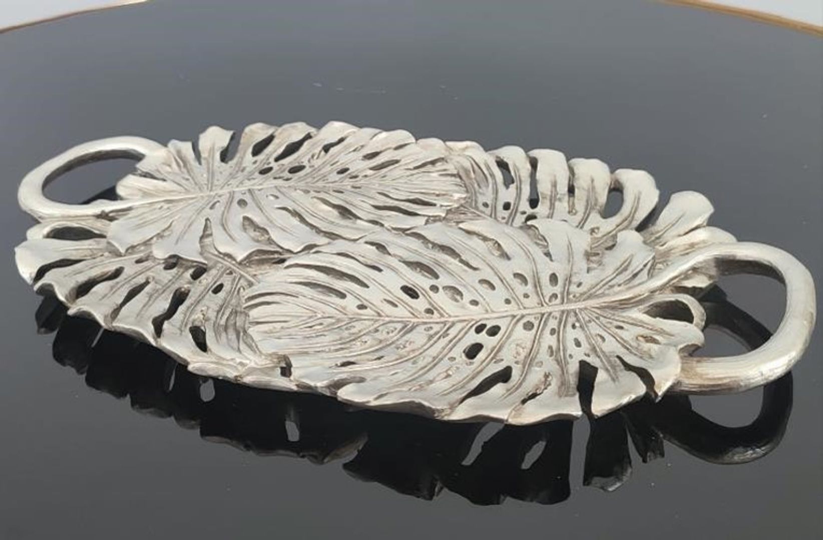 bandeja plateada en resina