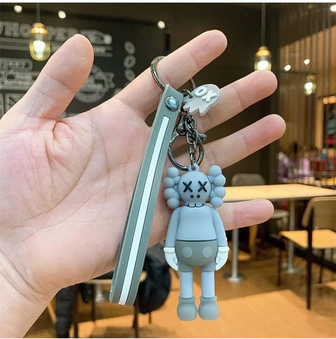 Llaveros kaws 