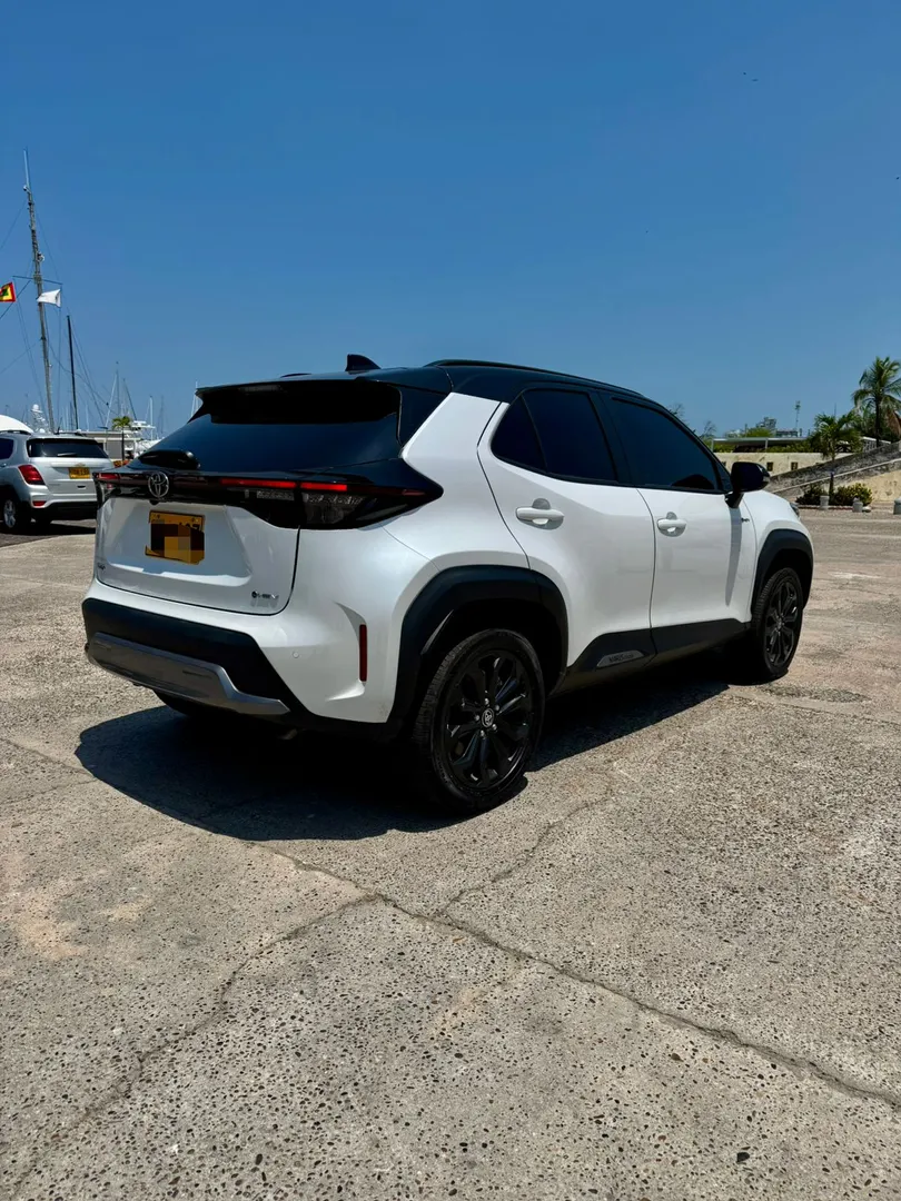 TOYOTA YARIS CROSS HYBRID 2026