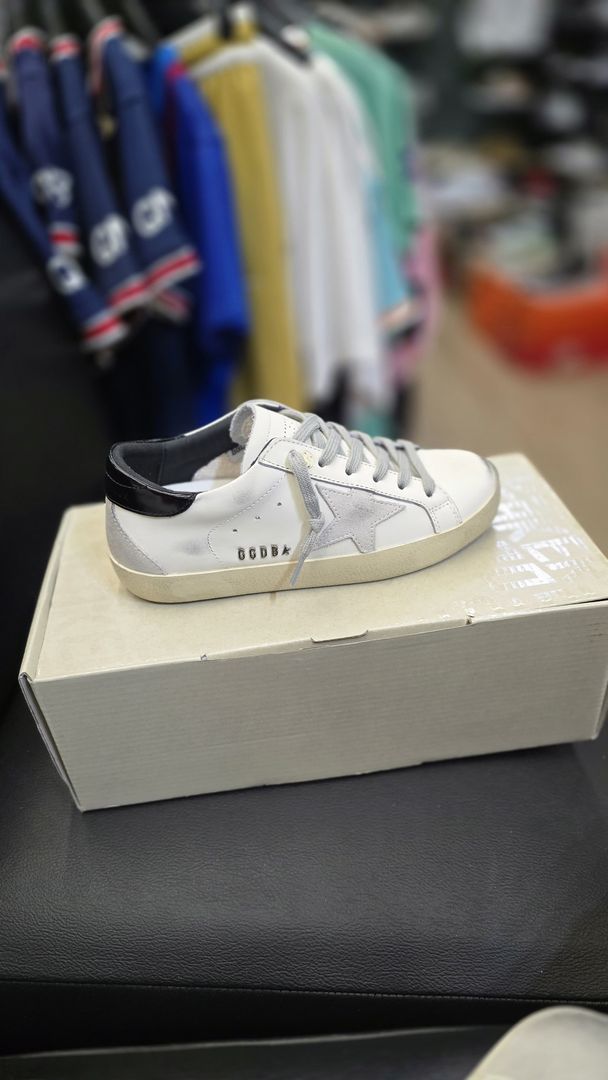 Golden Goose superstar