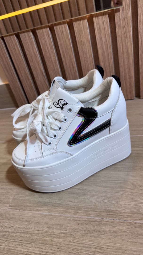 Tenis plataforma doble fashion !!