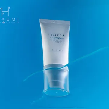 Skin1004 Madagascar Centella Hyalu-Cica Water-Fit Sun Serum - imagen 1
