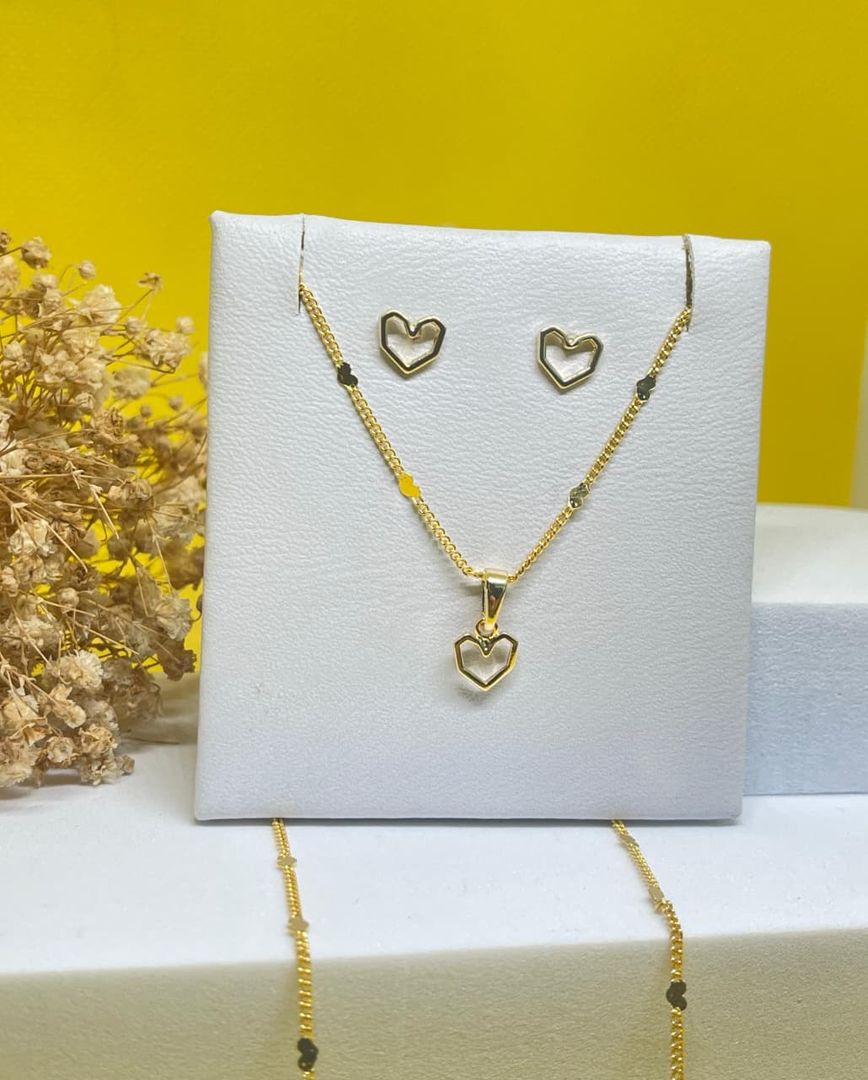 Conjunto cadena cubana love 45cm + dije y topos corazon silueta liso