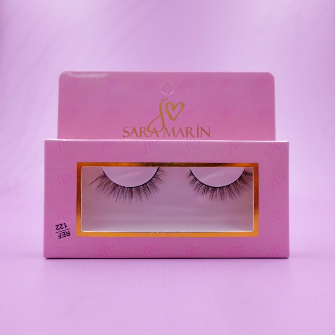 PESTAÑAS ENTERAS SARA MARIN 