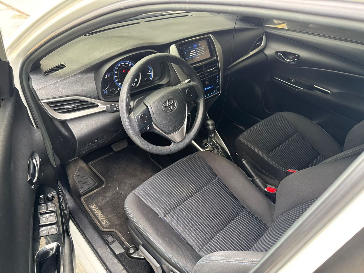 TOYOTA YARIS HATCHBACK XS 2021