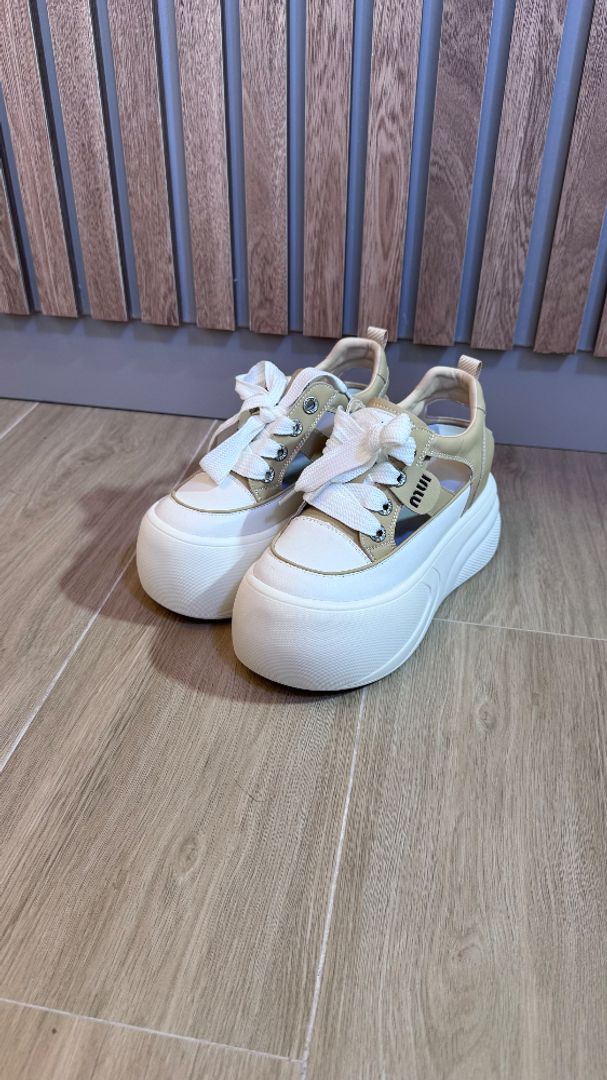 TENIS MUI  BEIGE