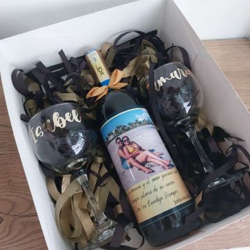 Imagen del producto Vino y copas personalizadas