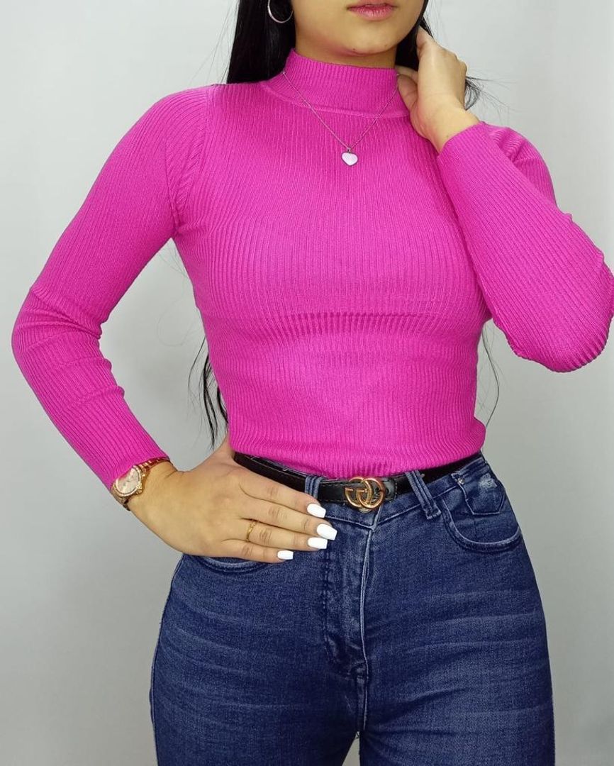 Básicos tejidos, cuello subido y tortuga, con botones