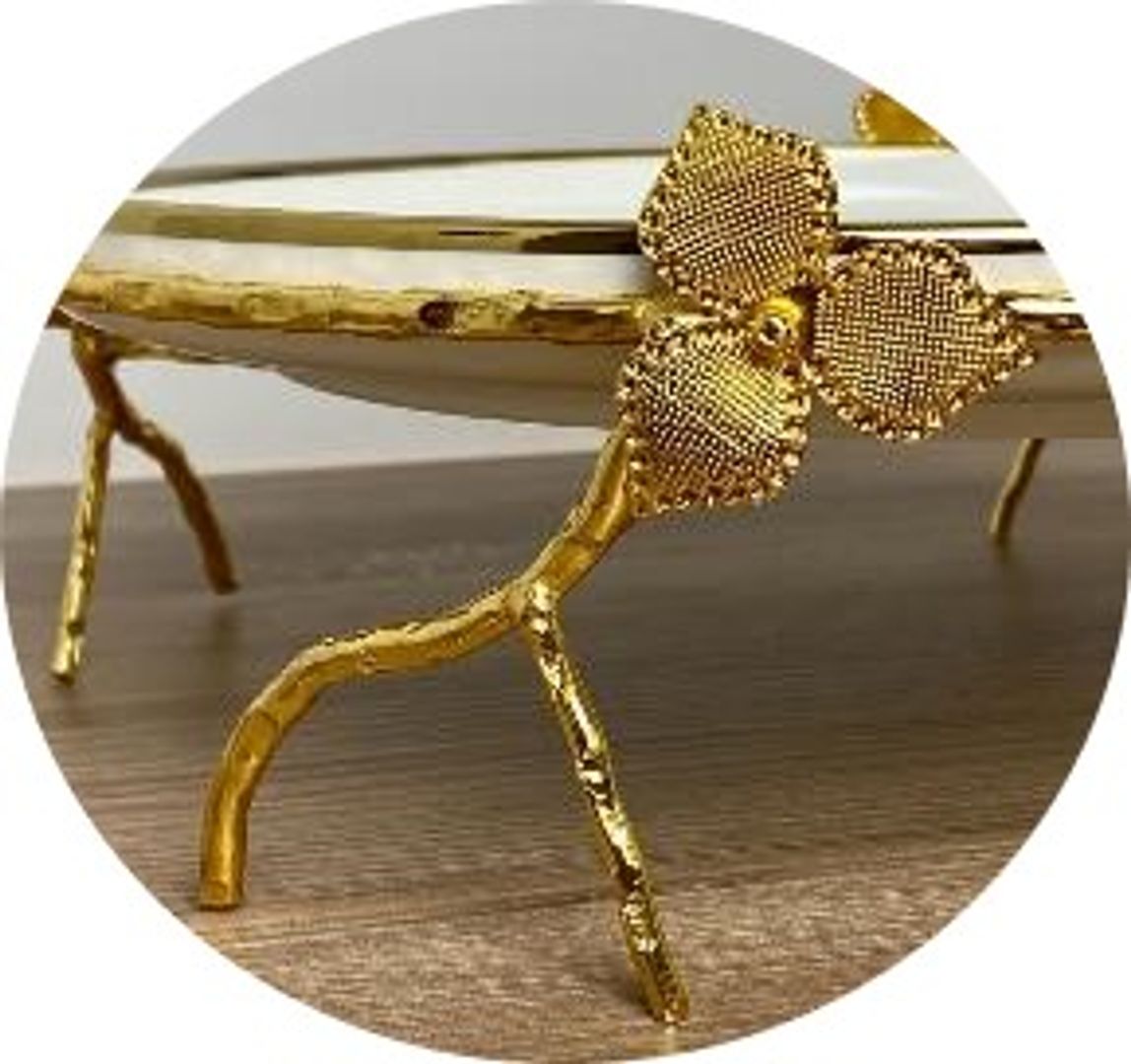 Base para pasteles en cerámica blanca con dorado