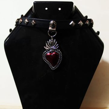 Imagen del producto CHOKER CORAZON ROJO