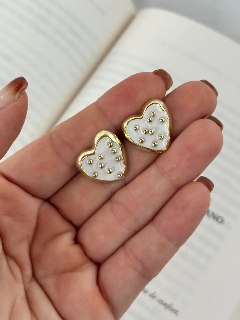 Arete corazón puntos 