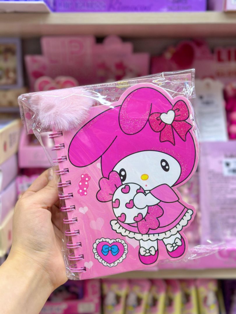 LIBRETA ARGOLLADA CAPYBARA Y SANRIO