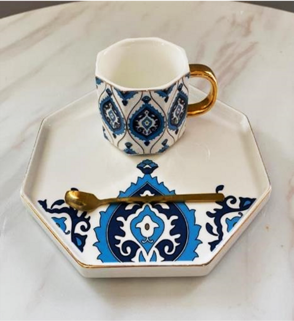 SET DE TAZA, PLATO Y CUCHARA