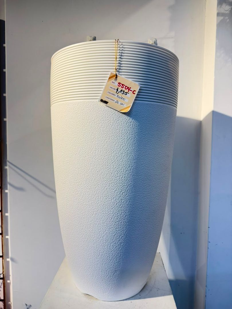 MATERO PLASTICO CILINDRICO BLANCO TALLADO