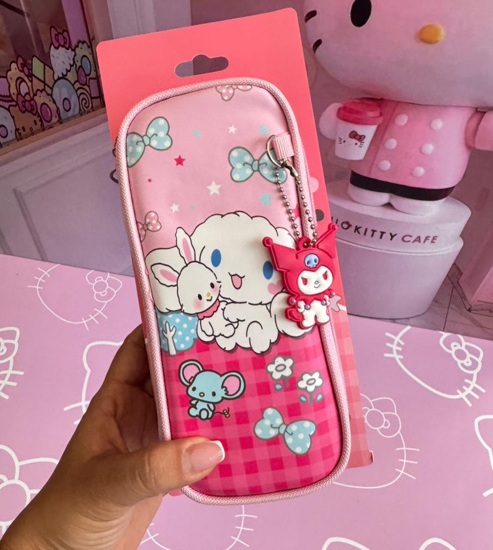 Cartuchera Sanrio con llavero 