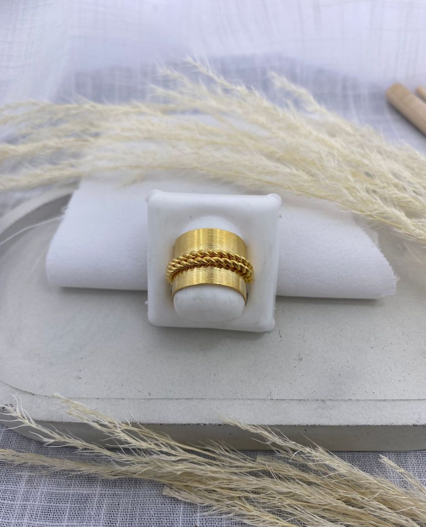 Anillo, bronce con baño de oro 