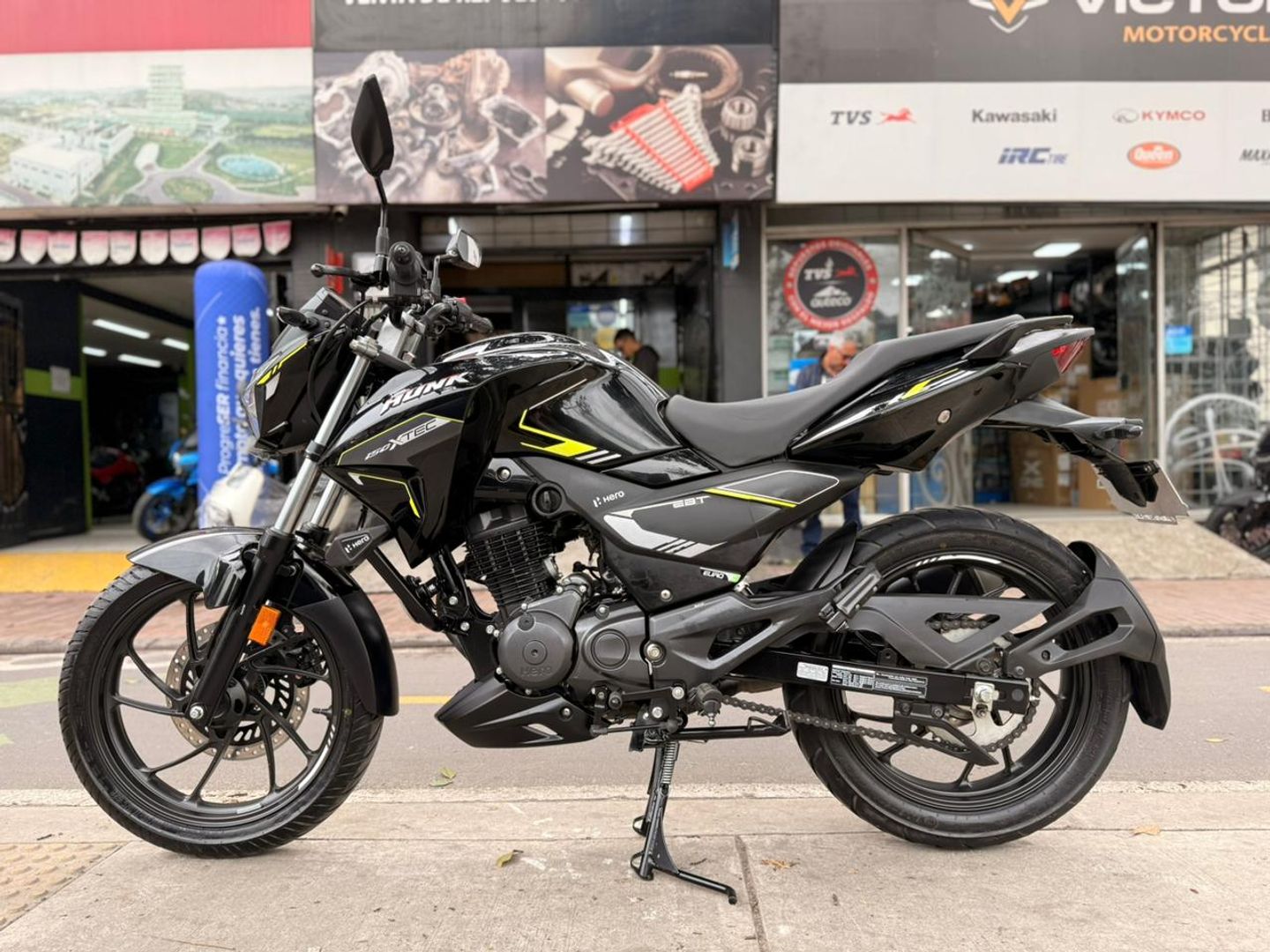 HERO HUNK  150 XT 