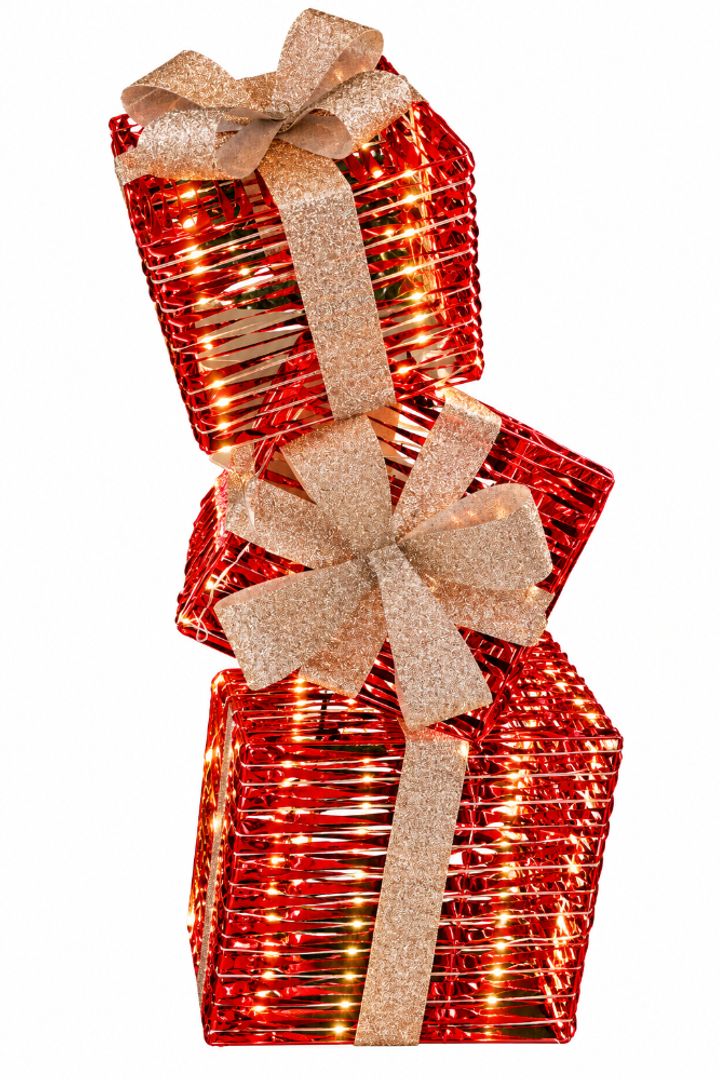 SET DE REGALOS EN TORRE ROJO CON LUZ CALIDA
