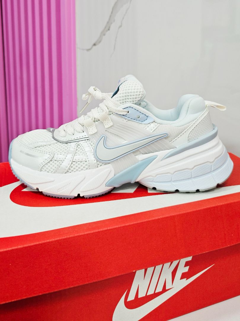 NIKE V2K RUN CELESTE