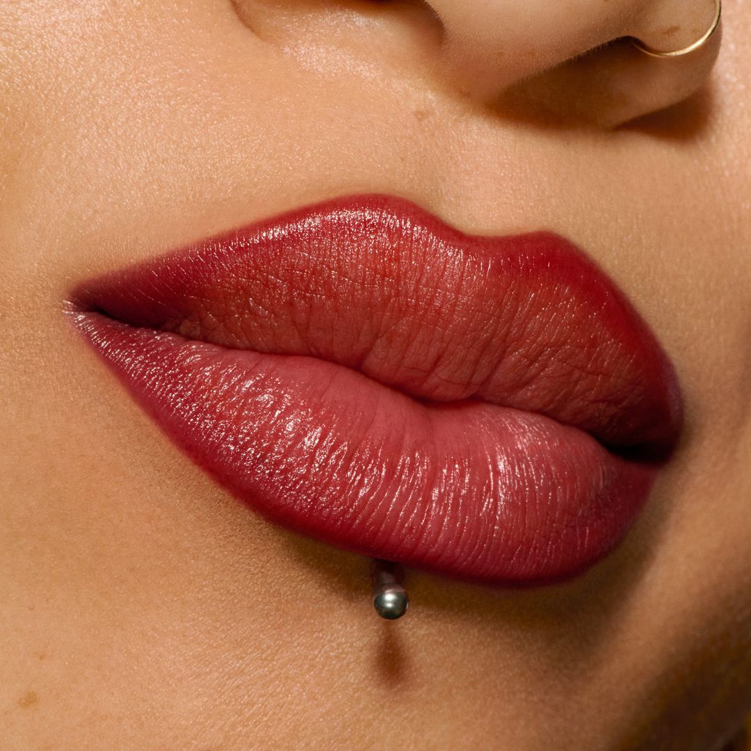 LIPGLAZER GLOSSY LIP LINER RIBBON