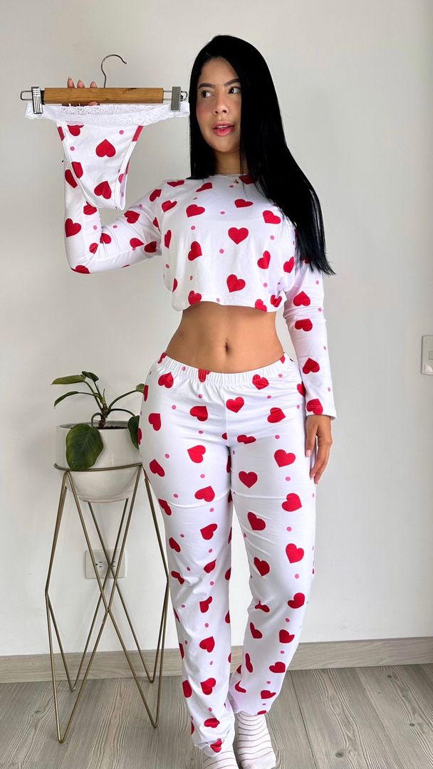 Trío de pijamas (panty, buso y pantalon)