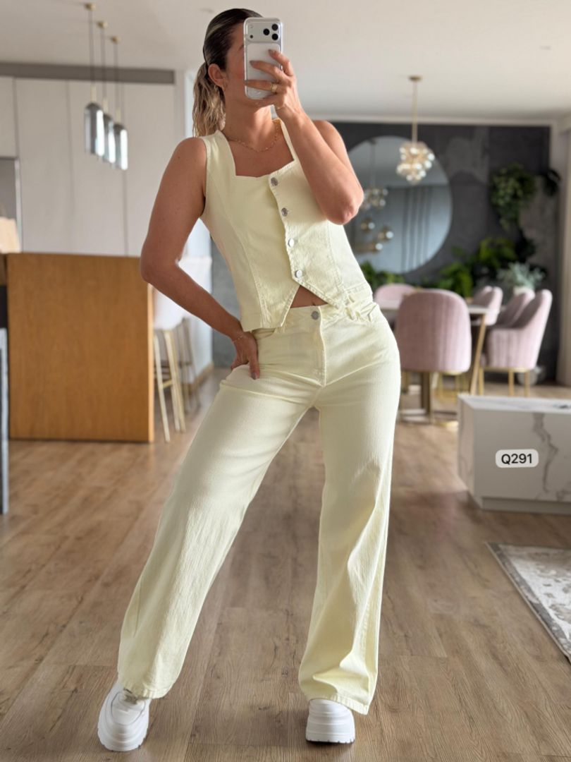 SET DENIM BLUSA ESCOTE CUADRADO BOTONES Y JEAN CLASICO Q291