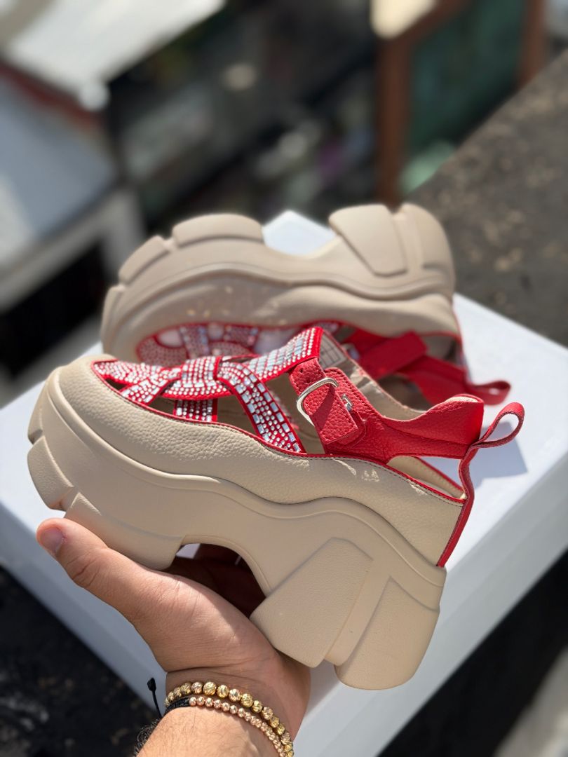 Tenis red sandal