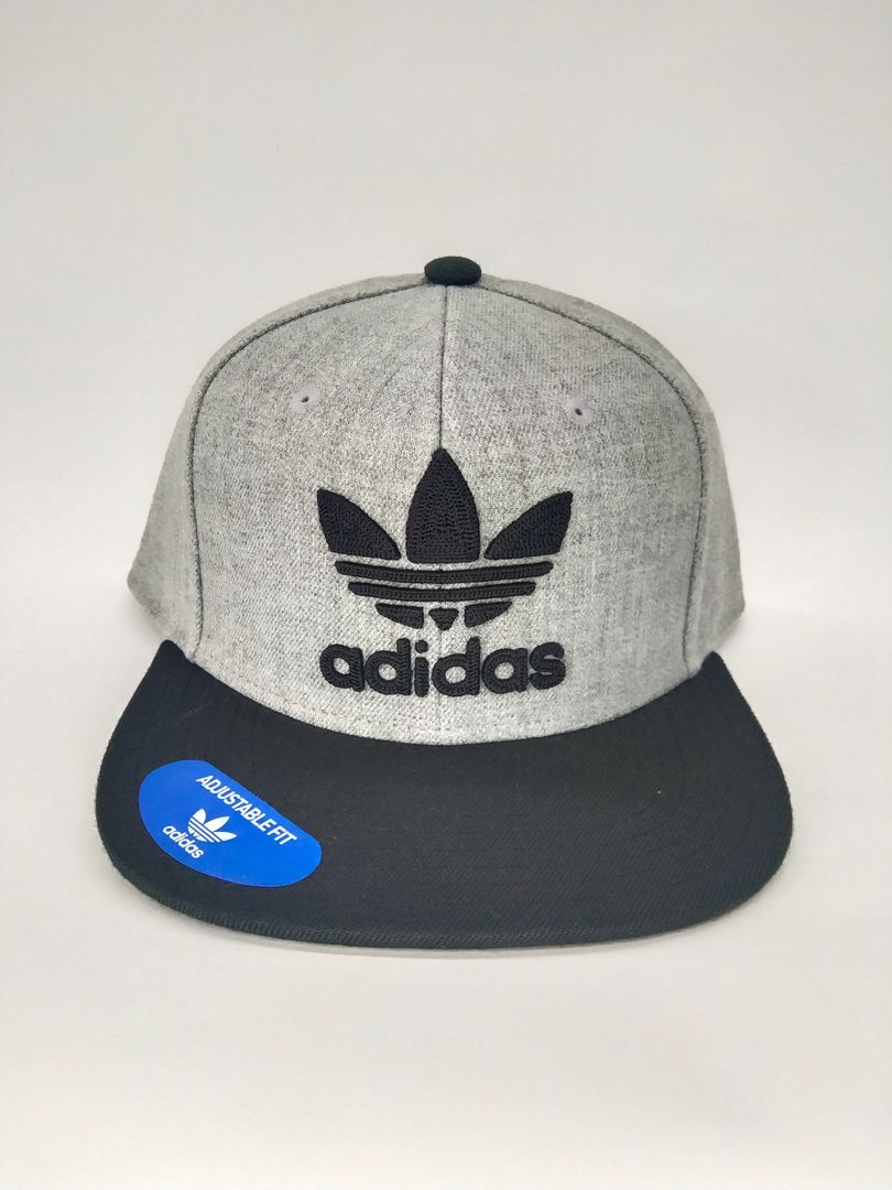 GORRA ADIDAS LOGO NEGRO "SNAPABACK"