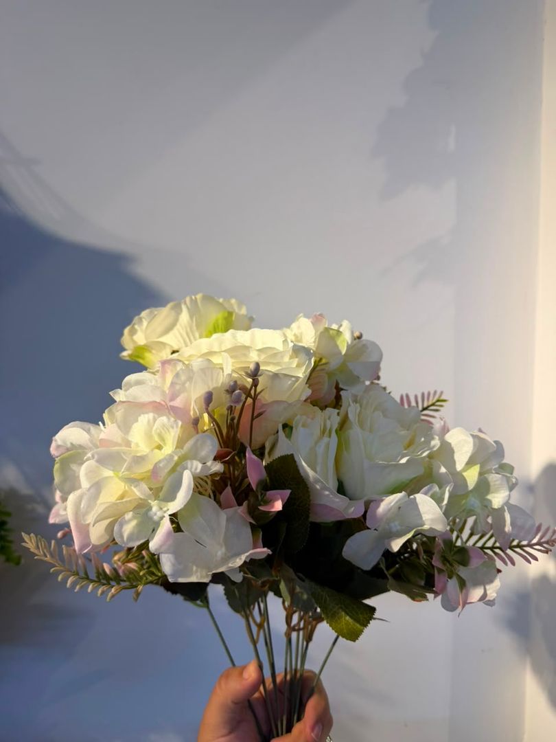 BOUQUET SURTIDO BLANCO X 11 VARAS