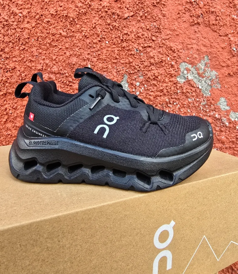 Cloudleap black