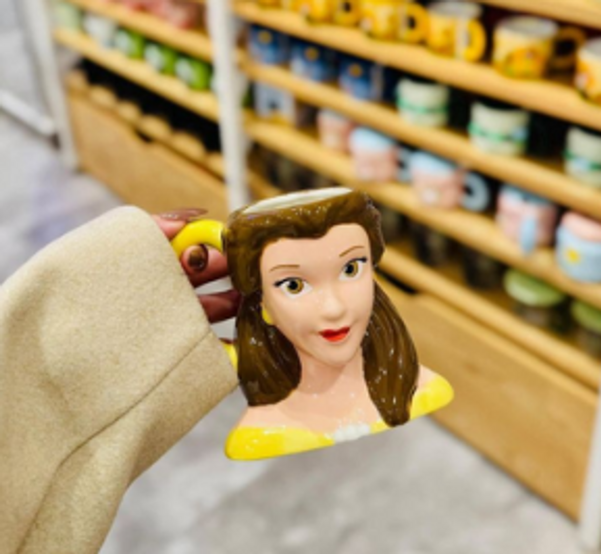 MUG EN RELIEVE DE PERSONAJES 