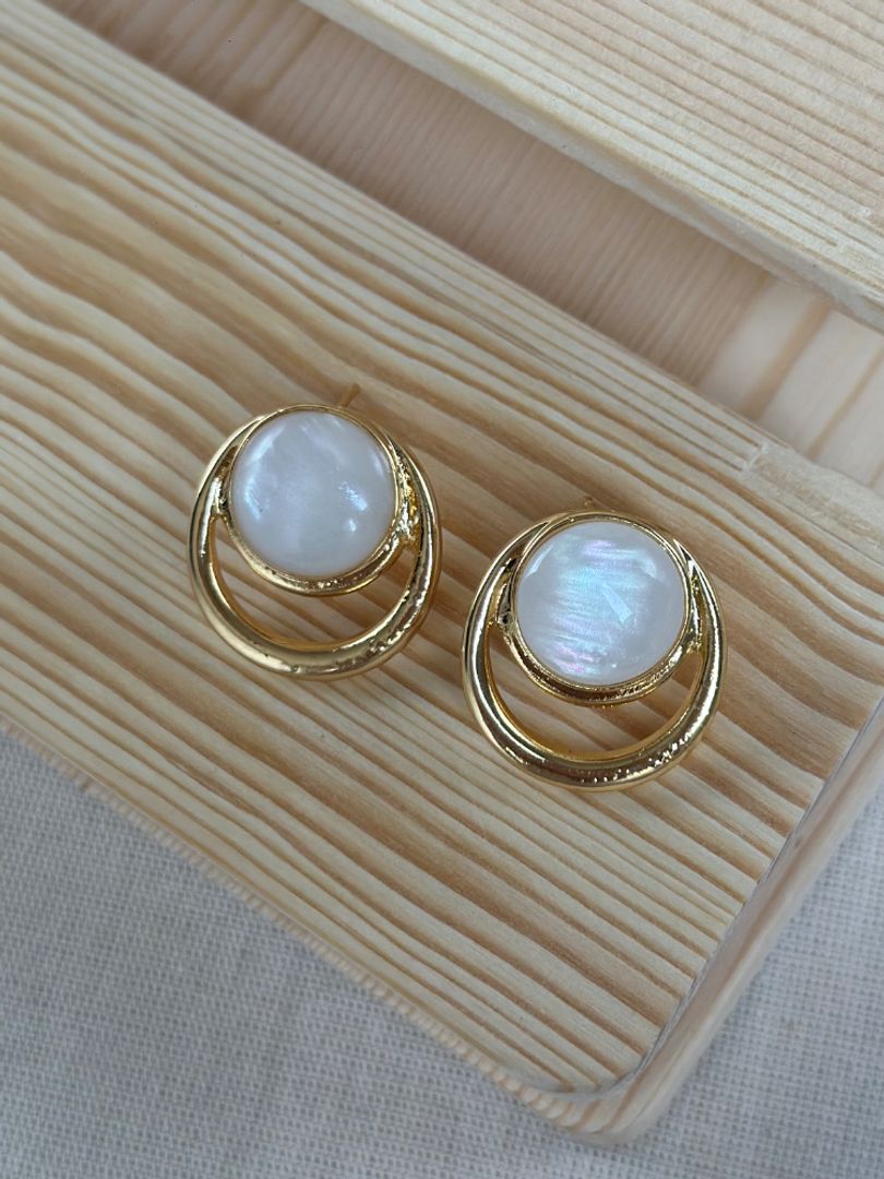 Arete redondo nácar 