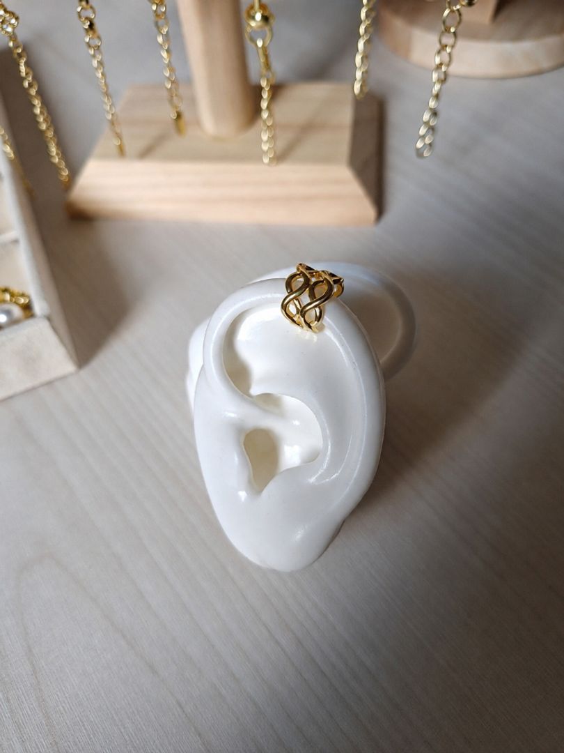 Earcuff