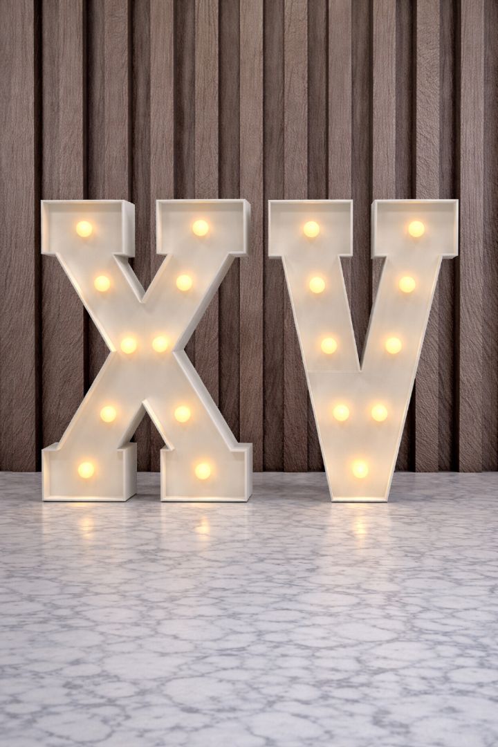 Cartón pluma - Foam Board 1 metro luz cálida. Incluye bombillos. Funciona con 3 pilas AAA.