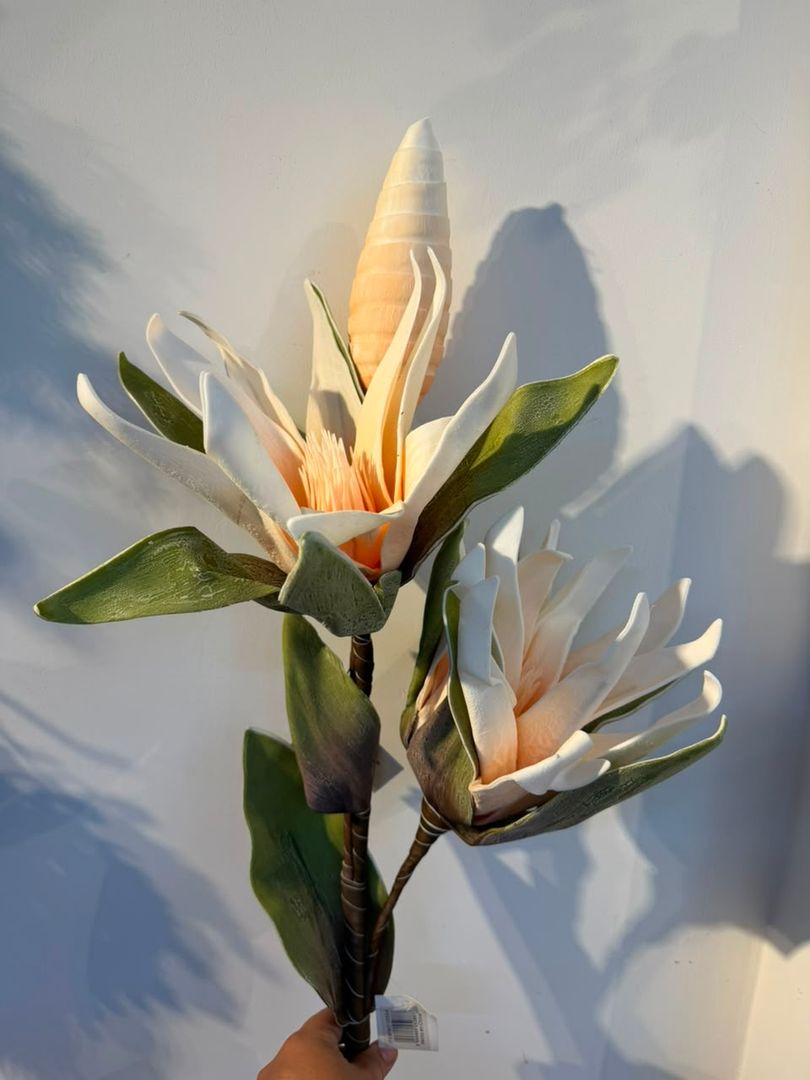 FLOR X 2 EN VARA CON BOTON ESPUMADO BEIG CURUBA