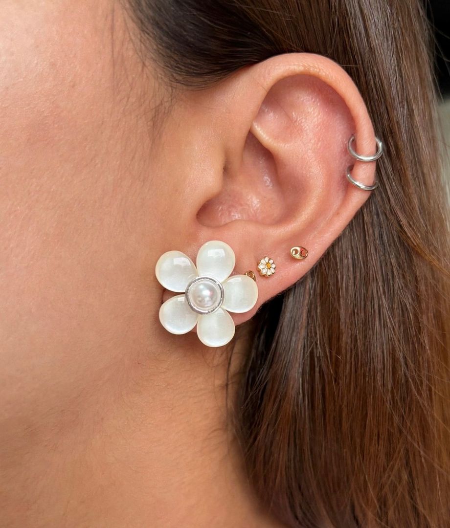 Arete Flor nacarada