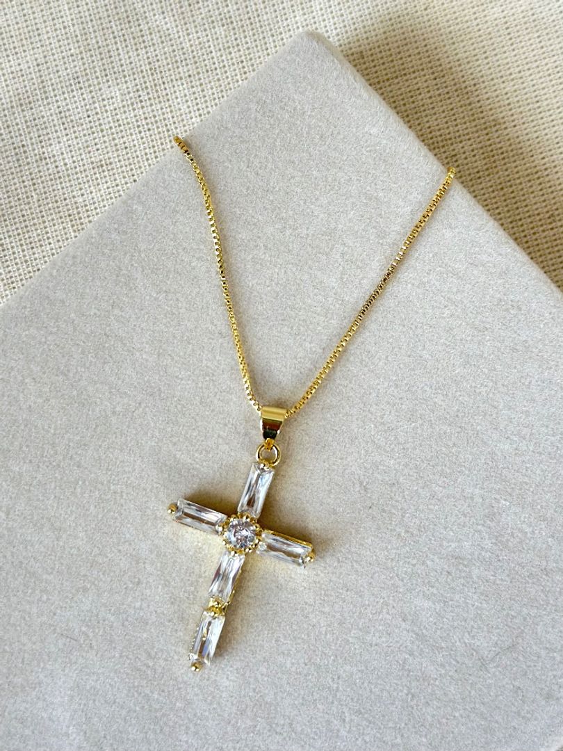 Cadena cruz circonias 