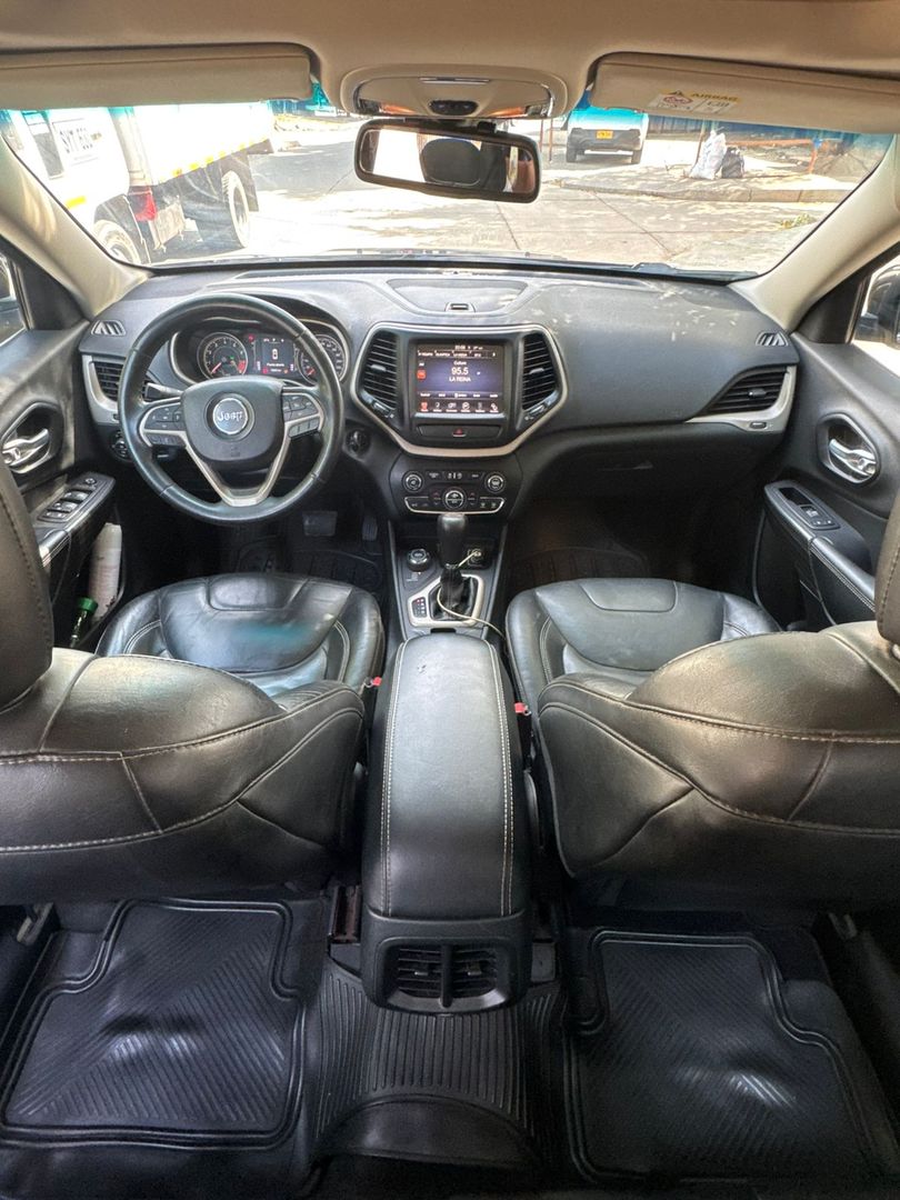 JEEP CHEROKEE 3.2L AUT 4X4 2015 LONGITUDE