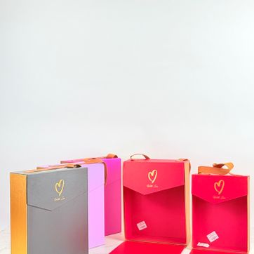 Imagen del producto CAJA WITH LOVE GRANDE 