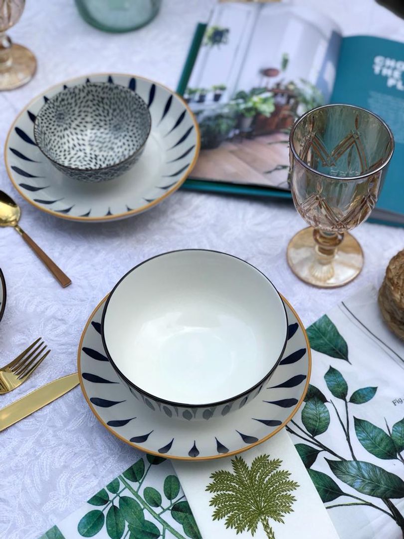 PLATO PANDO LOZA RAYAS AZUL BORDE MOSTAZA 