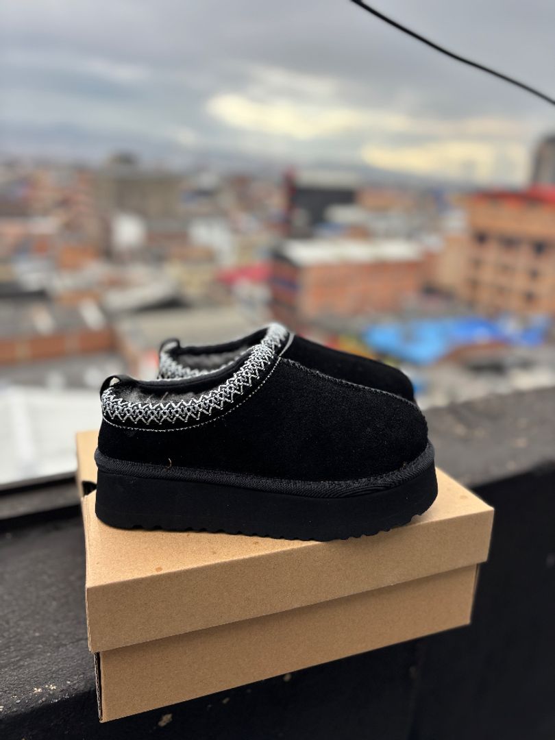 TENIS SUECO OSCURO UGG..