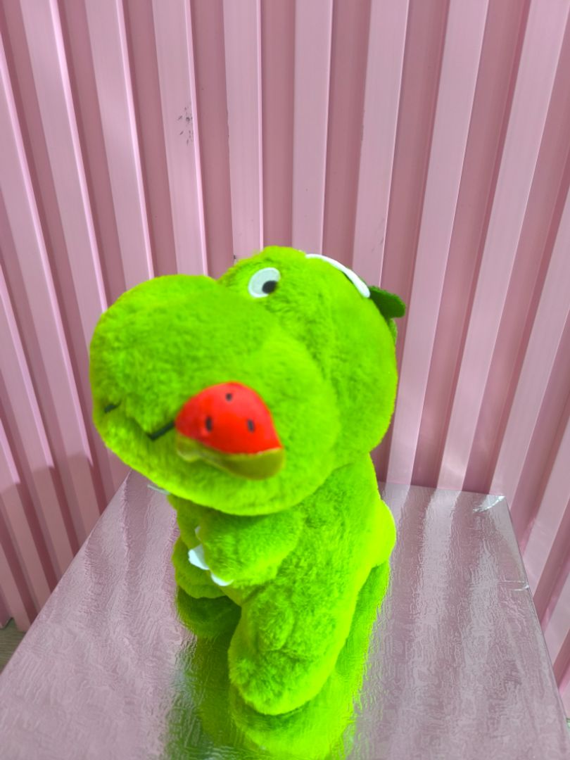 DINOSAURIO CON FRUTA