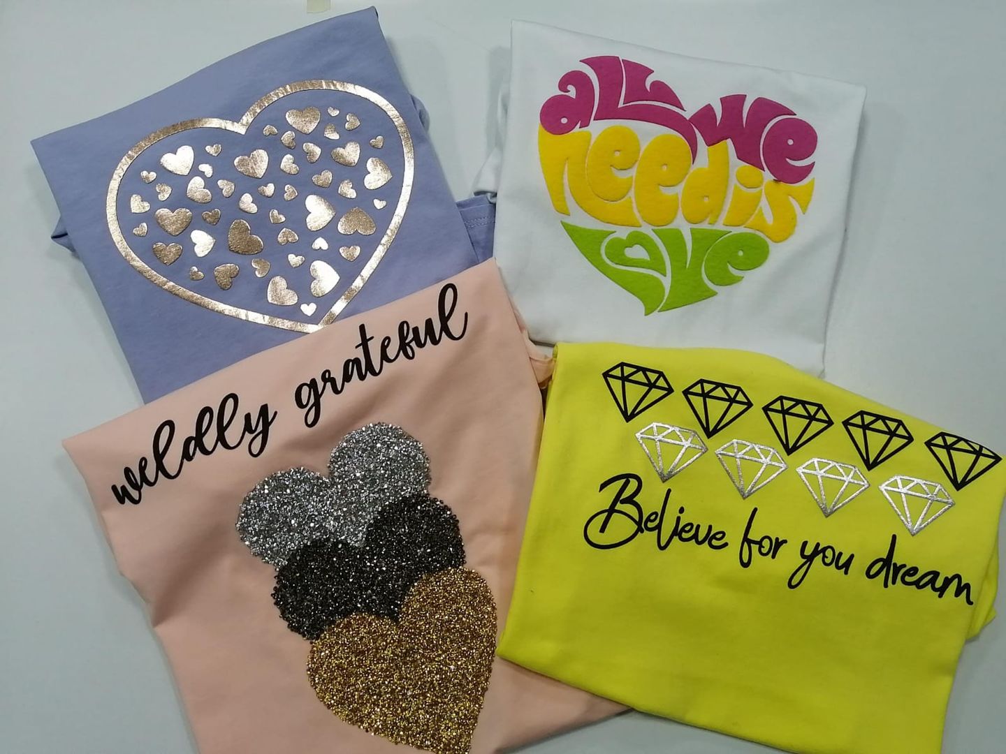 CAMISETA ESTAMPADO BRILLANTE