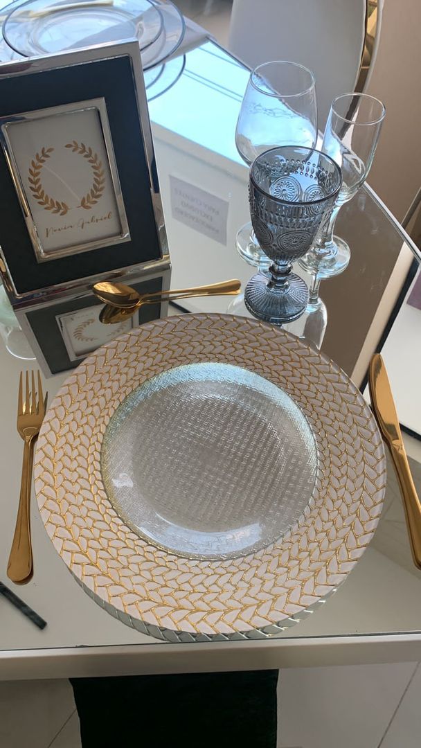 PLATO BASE BORDE DORADO 