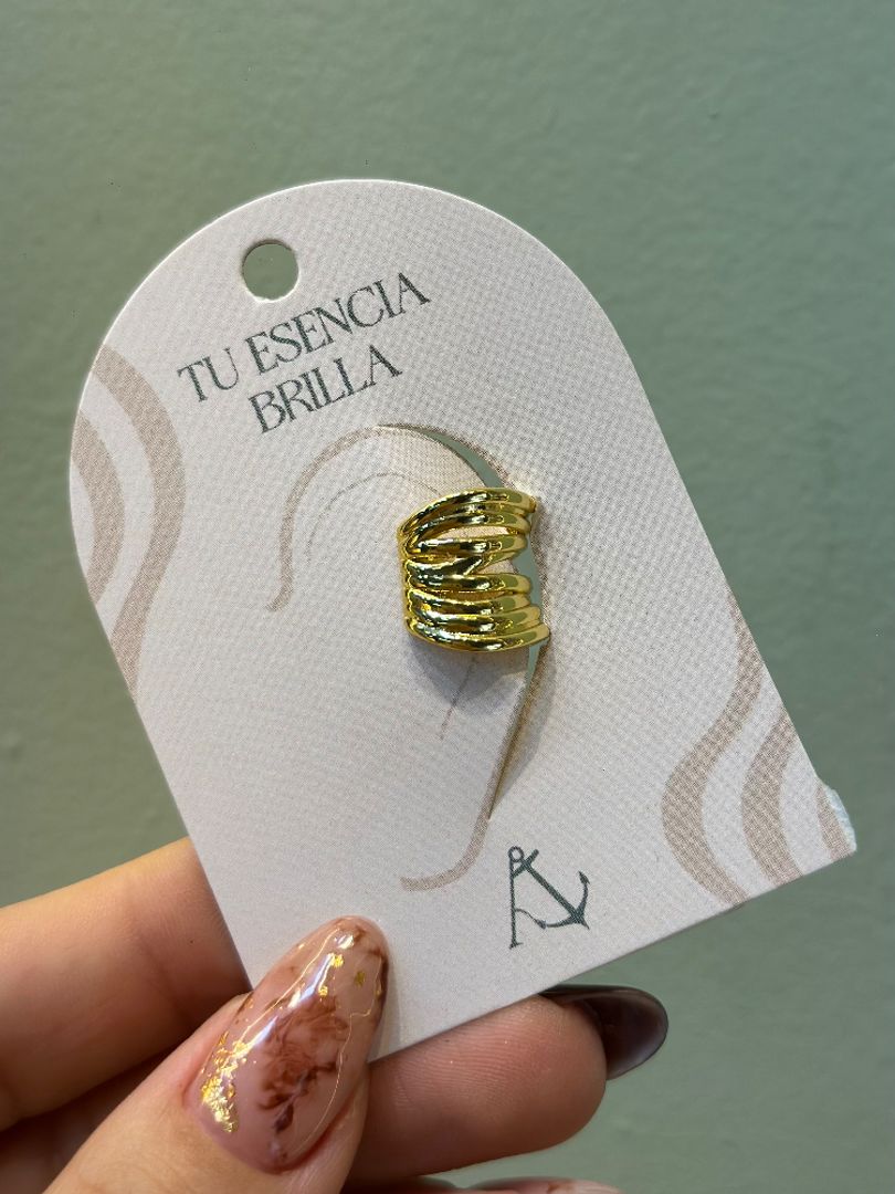 Earcuff mediano dorado